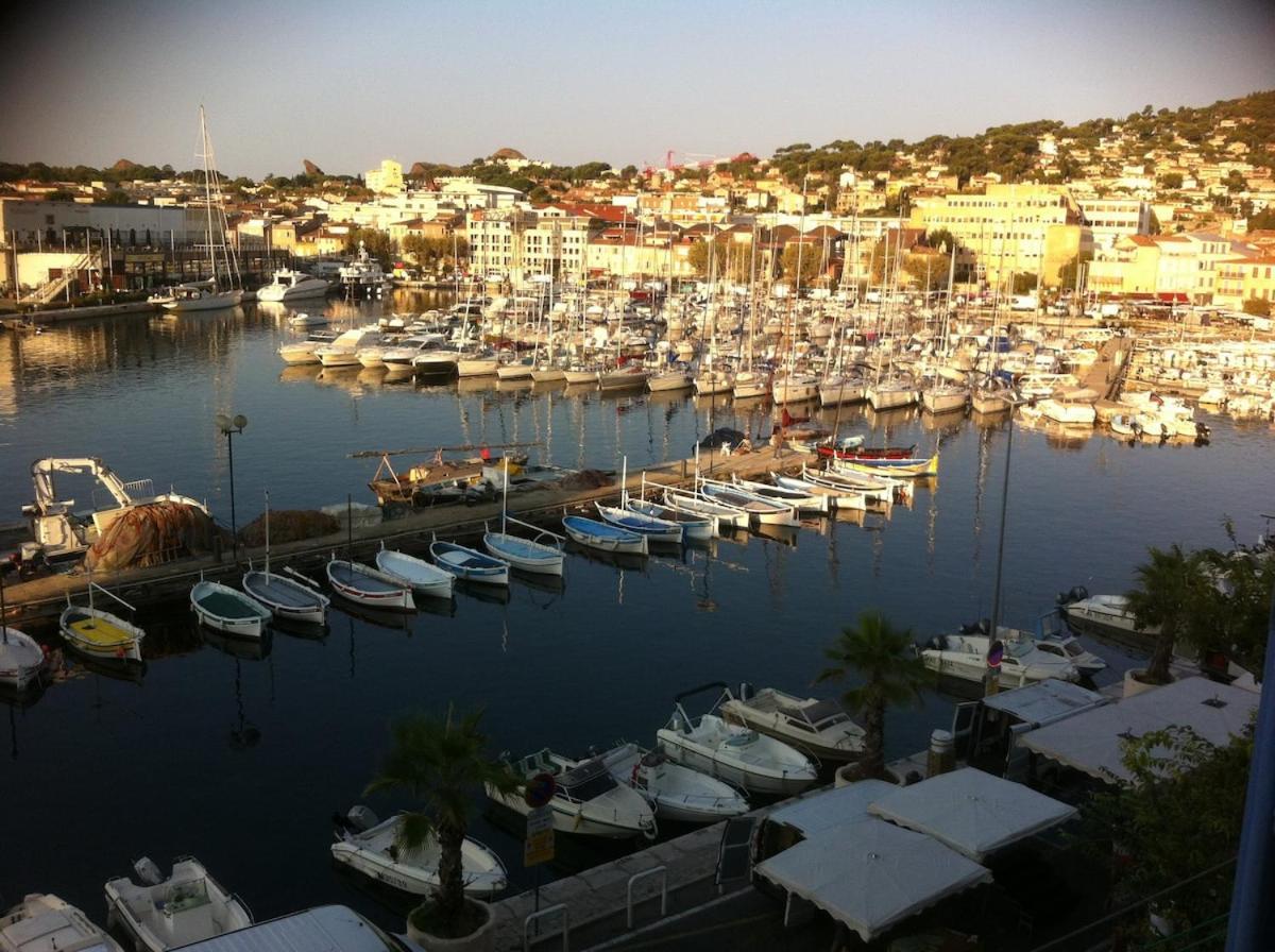 Apartment Spacious 2-bed With Direct Port View, Free Parking *